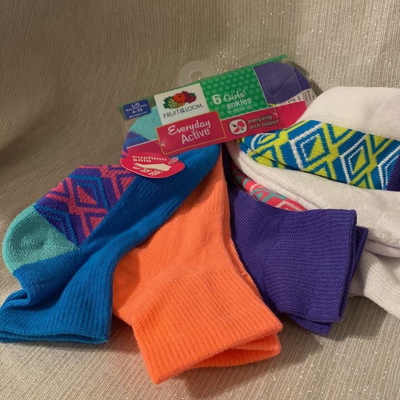 Lot of 6 pairs FRUIT OF THE LOOM Girls ankles socks L shoe size 4 - 10 - Picture 5 of 9